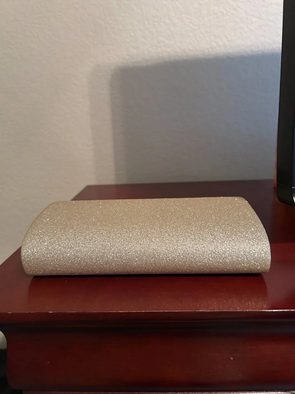 Unbranded Chain Shoulder/Clutch - Gold Sparkle - 9